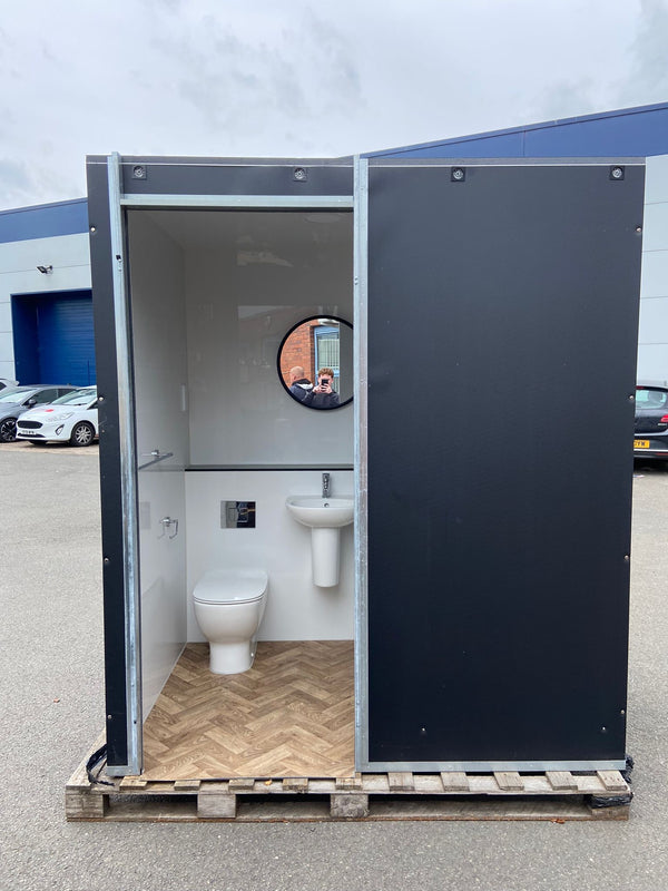 Bathroom Pod - BRAND NEW COLLECTION ONLY (B76)