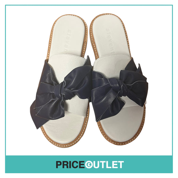 Steventai - White and Navy Bow Sliders - Size 7 - BRAND NEW WITH TAGS